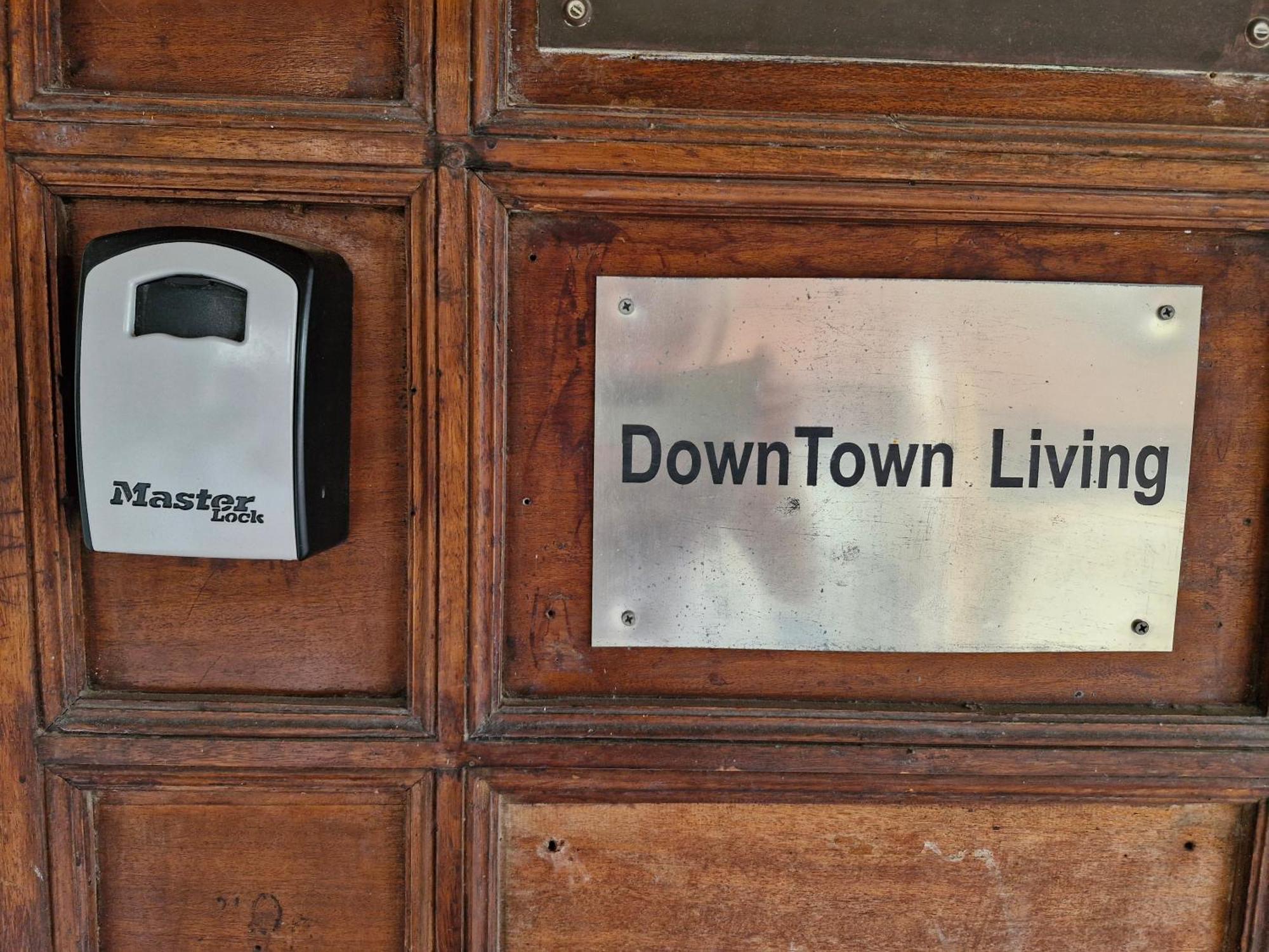 Downtown Living By 'Flats Nicosia' Apartment Ngoại thất bức ảnh